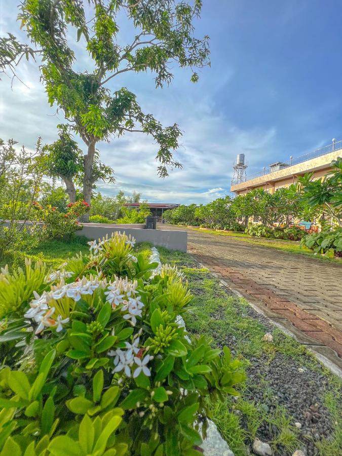 La Plumerias Moalboal Buitenkant foto