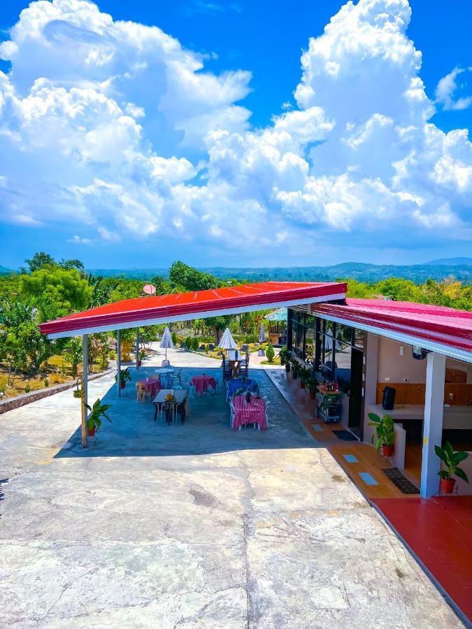 La Plumerias Moalboal Buitenkant foto